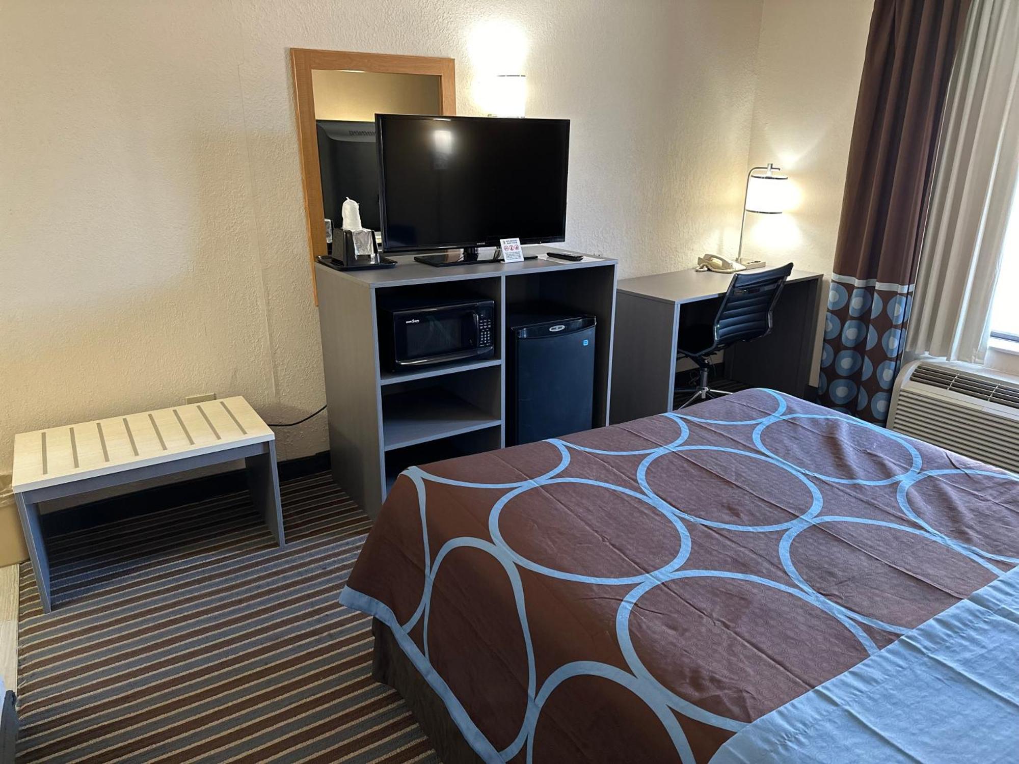 Super 8 By Wyndham Columbia Clark Lane Hotel Ngoại thất bức ảnh