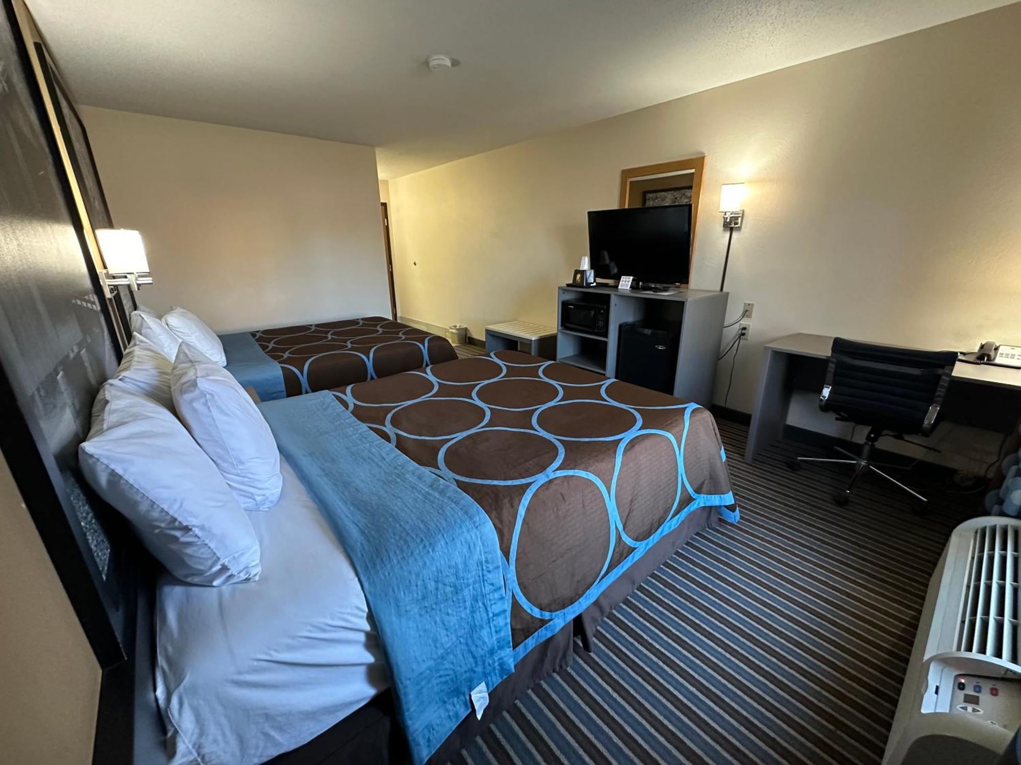 Super 8 By Wyndham Columbia Clark Lane Hotel Ngoại thất bức ảnh