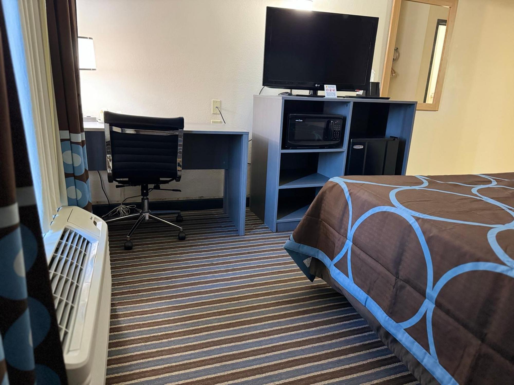 Super 8 By Wyndham Columbia Clark Lane Hotel Ngoại thất bức ảnh