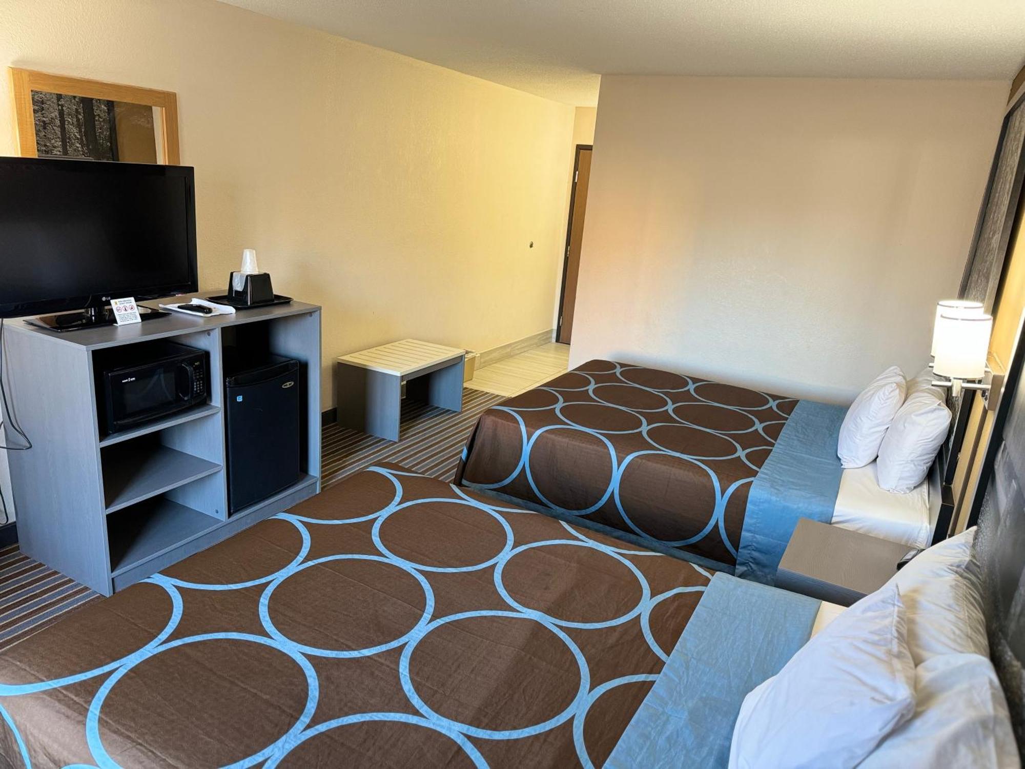 Super 8 By Wyndham Columbia Clark Lane Hotel Ngoại thất bức ảnh