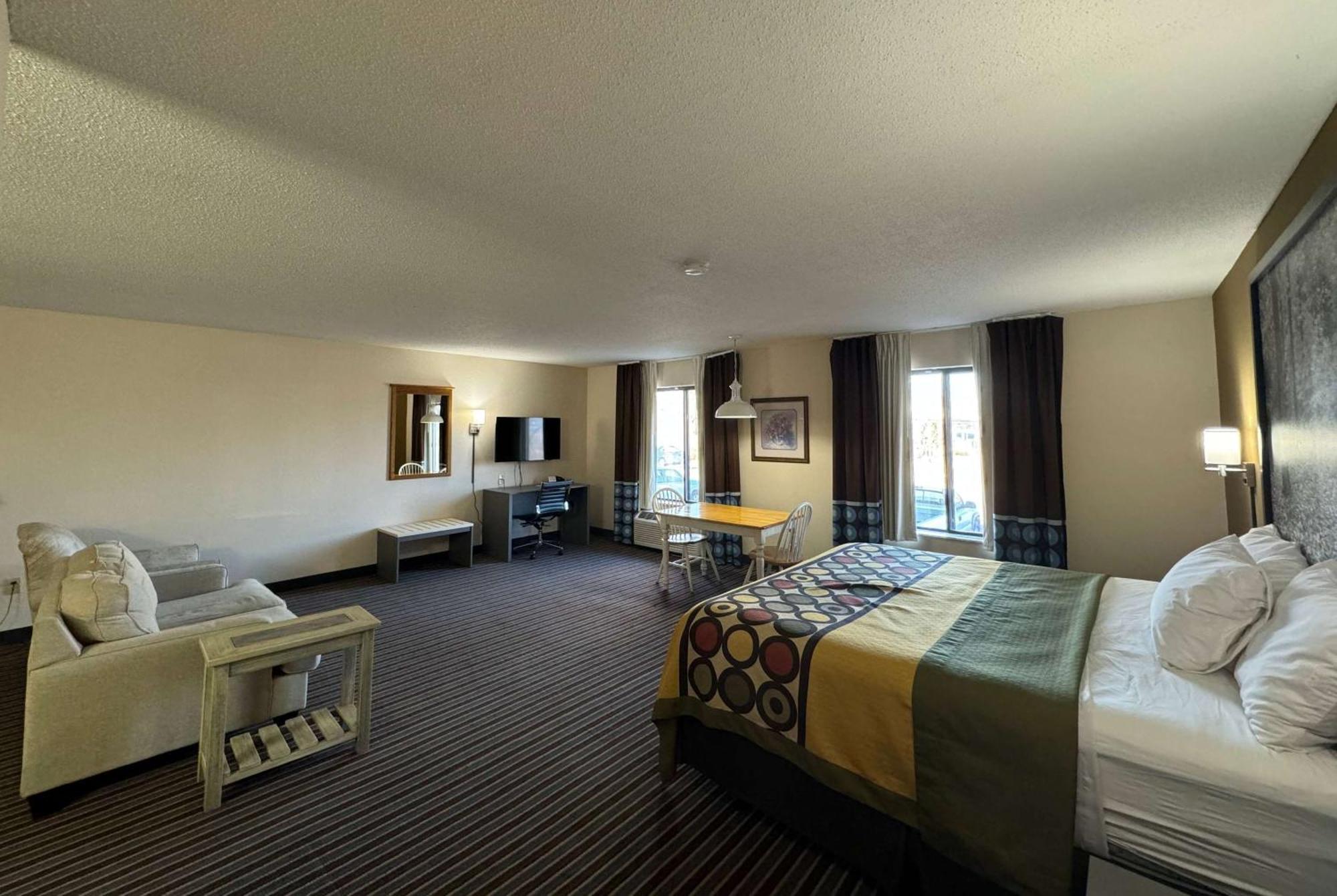 Super 8 By Wyndham Columbia Clark Lane Hotel Ngoại thất bức ảnh